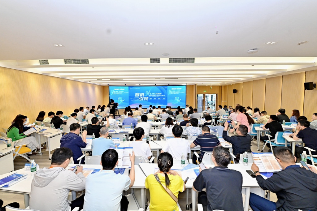 智机引领”2025科创周暨科技创新人才培养校企地论坛不朽情缘电子游戏网址西南交通大学机械工程学院举办“(图5)